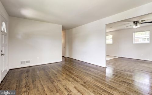 4706 Creek Shore Dr, Rockville MD  20852-2407 exterior