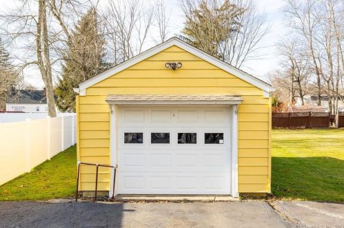 139 Howe Rd, New Britain CT  06053-1316 exterior