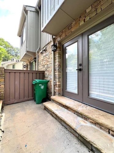 1249 Druid Knoll Dr, Atlanta GA  30319-4109 exterior