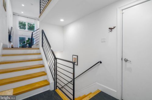 1018 Leithgow St, Philadelphia PA  19123-1421 exterior