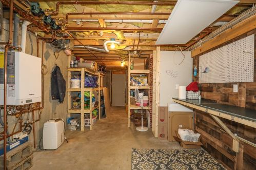 63 Chichester Rd, Concord NH 03307-0706 exterior