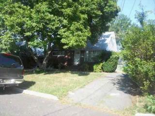 5 Jones Pl, Edison, NJ 08817-3518