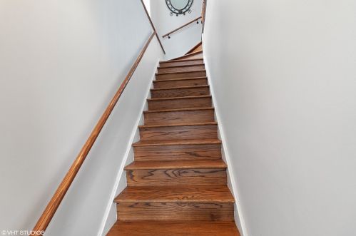 1921 Oakdale Ave, Chicago IL 60657-4026 exterior