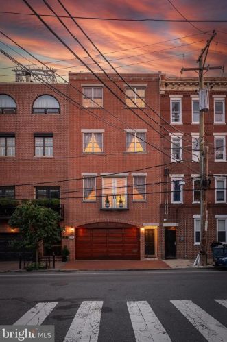 124 Bainbridge St, Philadelphia PA 19147-1866 exterior