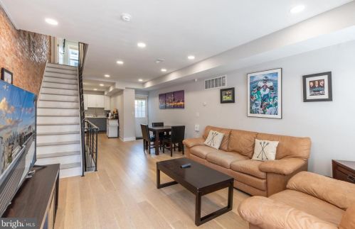 1328 Cleveland St, Philadelphia PA  19146-4605 exterior