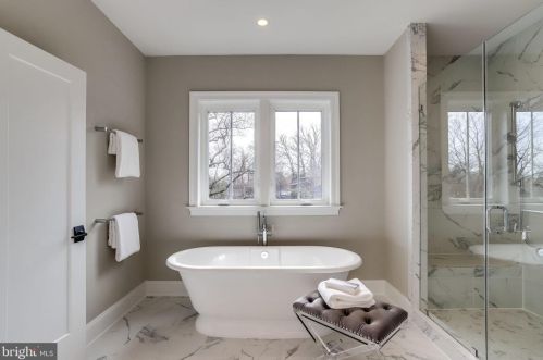 2733 1 St, Arlington VA 22203-2639 exterior