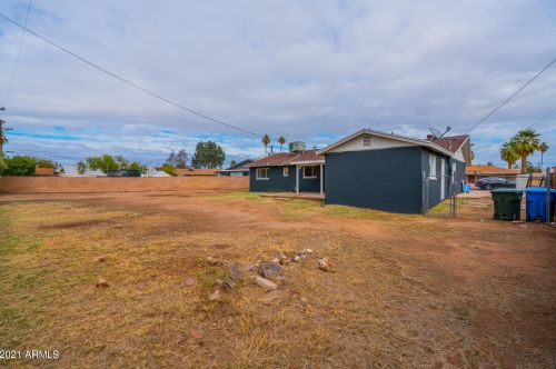 3002 54 Ave, Phoenix AZ 85031-1108 exterior