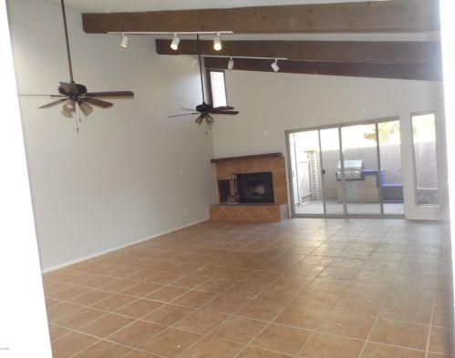 2705 Cactus Rd, Phoenix AZ  85032-7044 exterior