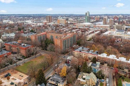 65 Pleasant St, Brookline MA 02446-3723 exterior