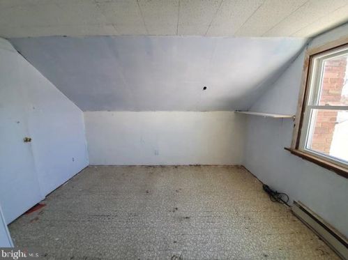 15 Sta Ave, Somerdale NJ 08083-1329 exterior