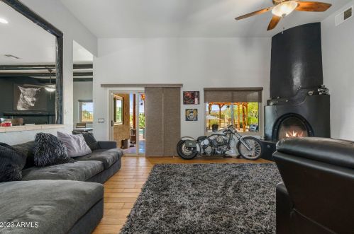 40115 3rd St, Phoenix AZ  85086-8606 exterior