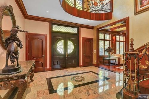 14 Dogwood Dr, Upper Saddle River, NJ 07458-3008