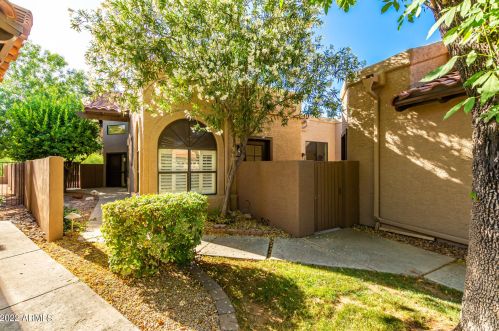 11846 40th Pl, Phoenix AZ  85028-1516 exterior