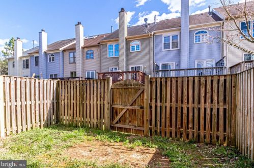 7041 Chesley Search Way, Alexandria VA 22315-4754 exterior