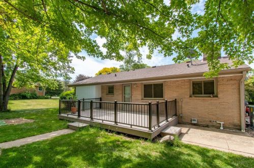 5070 Brookdale Dr, Milwaukee WI exterior