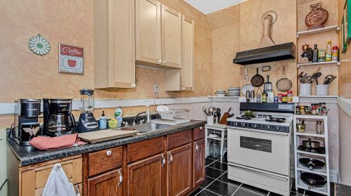 2400 Whipple St, Chicago IL 60655-2127 exterior