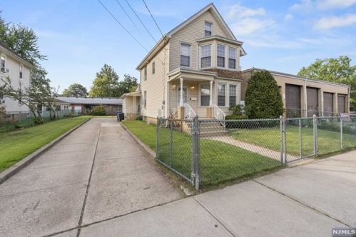 55 Laurel St, Paterson, NJ 07506-2213