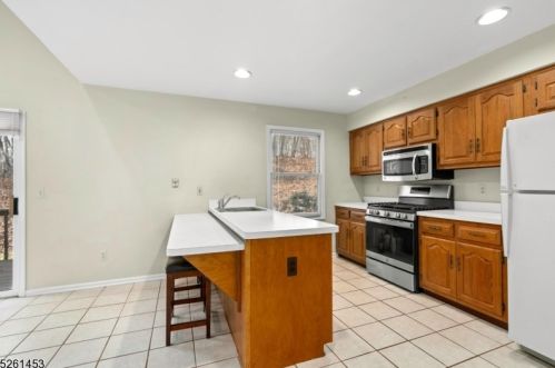 311 Carnegie Ct, Hackettstown NJ 07840-1695 exterior