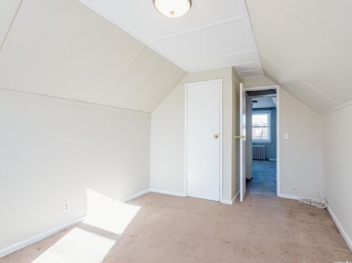 128 Casper St, Valley Stream NY 11580-3606 exterior