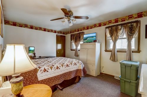 5527 Kilbourn Ave, Chicago IL 60646-5937 exterior