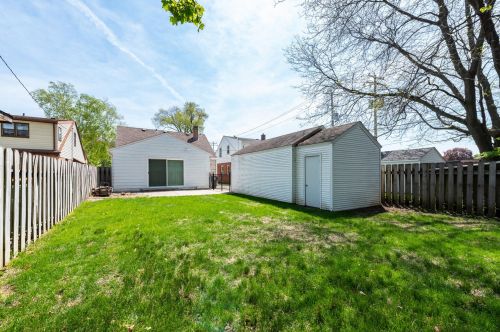 2325 89, Milwaukee WI 53226-1802 exterior