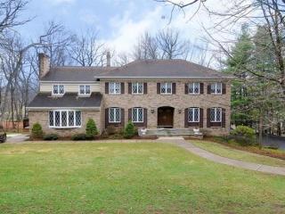 12 Chimney Ln, Wayne NJ  07470-2001 exterior