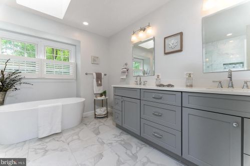 7726 Laurel Leaf Dr, Rockville MD 20854-1768 exterior