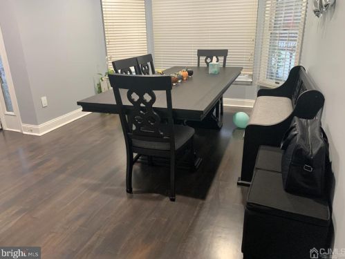 28 Ginger Ct, Princeton NJ 08540-9421 exterior