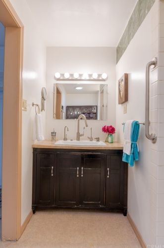 15542 Cornuta Ave, Bellflower CA 90706-4805 exterior