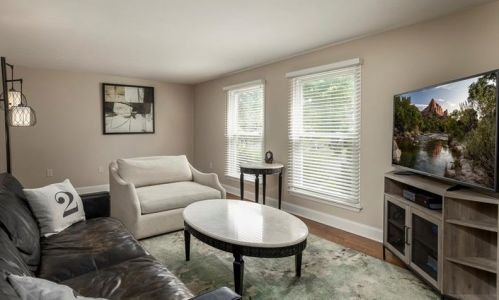 673 Aljo Dr, Pittsburgh, PA 15241-2058