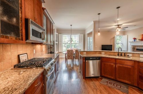 1110 Francis St, Atlanta GA 30318-5322 exterior