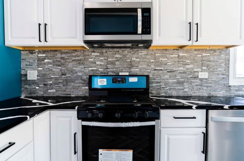 10205 Wallace St, Chicago IL 60628-1831 exterior