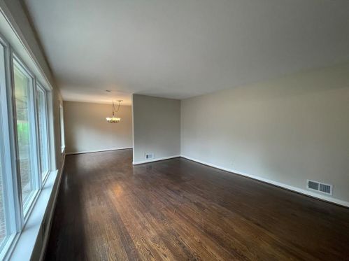 2433 Kingscliff Dr, Atlanta GA  30345-2140 exterior