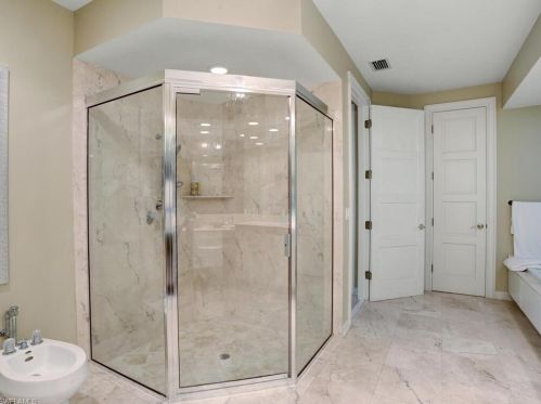 15287 Burnaby Dr, Naples FL 34110-7930 exterior