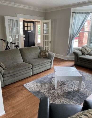 1814 Kenwood Blvd, Milwaukee WI  53211-3005 exterior