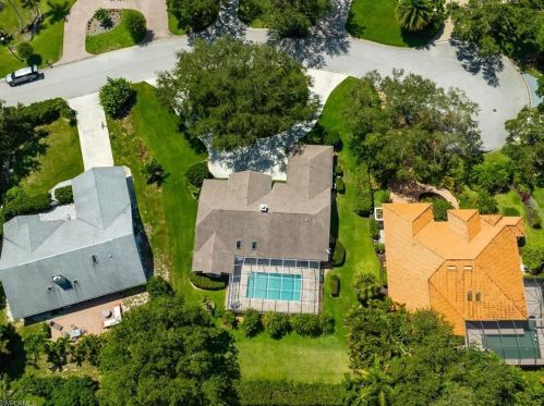 1925 Blackstone Cir, Naples FL 34109-7225 exterior