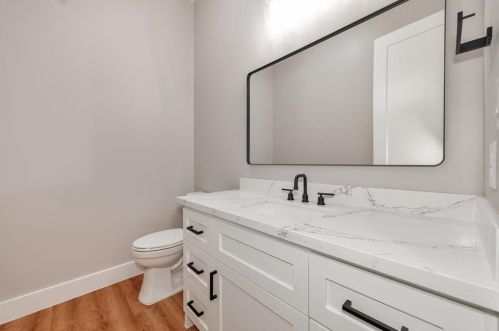 302 Edgewood Dr, Montgomery TX exterior