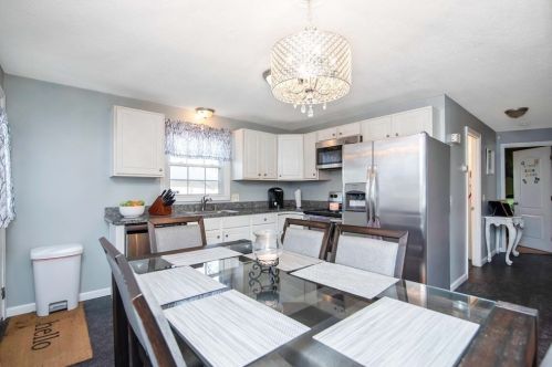 65 Arthur St, Springfield MA 01104-2218 exterior