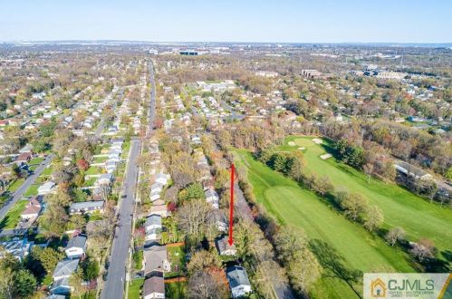 68 Monroe Ave, Edison NJ 08820-3724 exterior