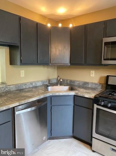 7 Britton Ct, Trenton NJ  08648-2608 exterior