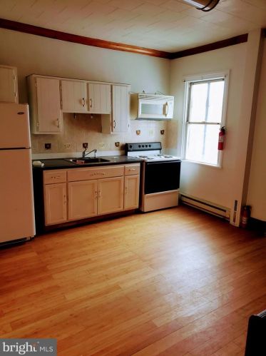 521 3rd St, Primrose, PA 17901-8589