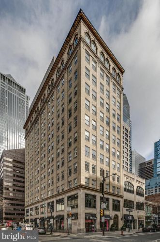 1737 Chestnut St, Philadelphia PA 19103-4137 exterior