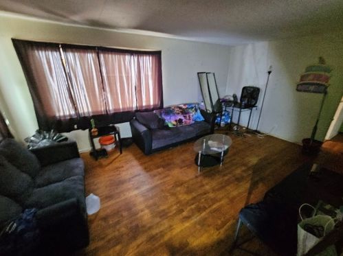 5748 37th St, Milwaukee, WI 53209-4016