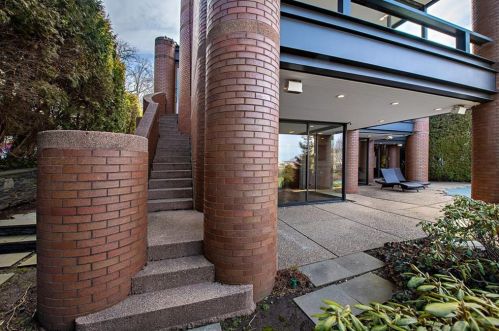 110 Congdon St, Providence RI  02906-1413 exterior