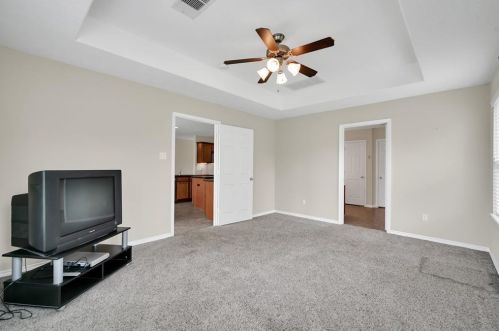 327 Cpe Conroe Dr, Montgomery TX 77356-5718 exterior