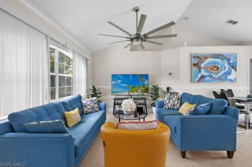 1970 8 St, Naples FL 34120-3468 exterior