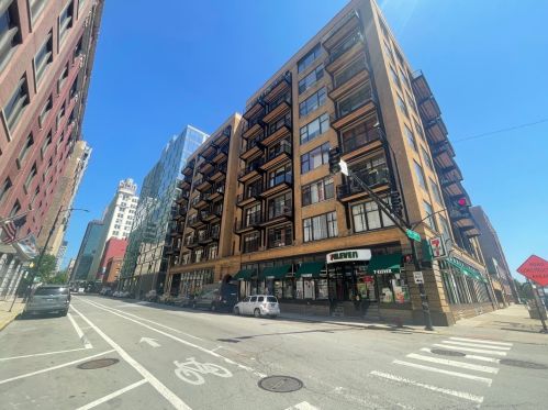 625 Jackson Blvd, Chicago IL  60661-5606 exterior