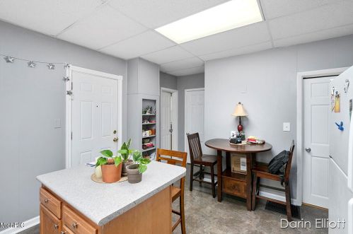 1037 Jennette, Grand Rapids MI 49504-4143 exterior