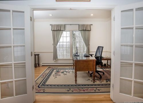 242 Barrack Hl Rd, Ridgefield CT 06877-3006 exterior