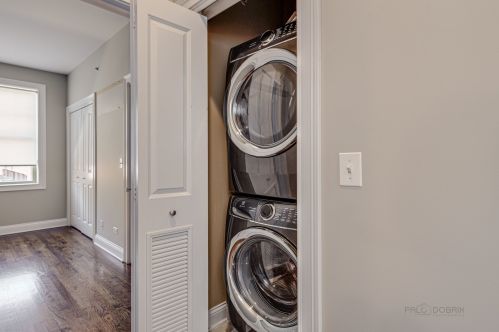 3455 Whipple St, Chicago IL 60655-2303 exterior